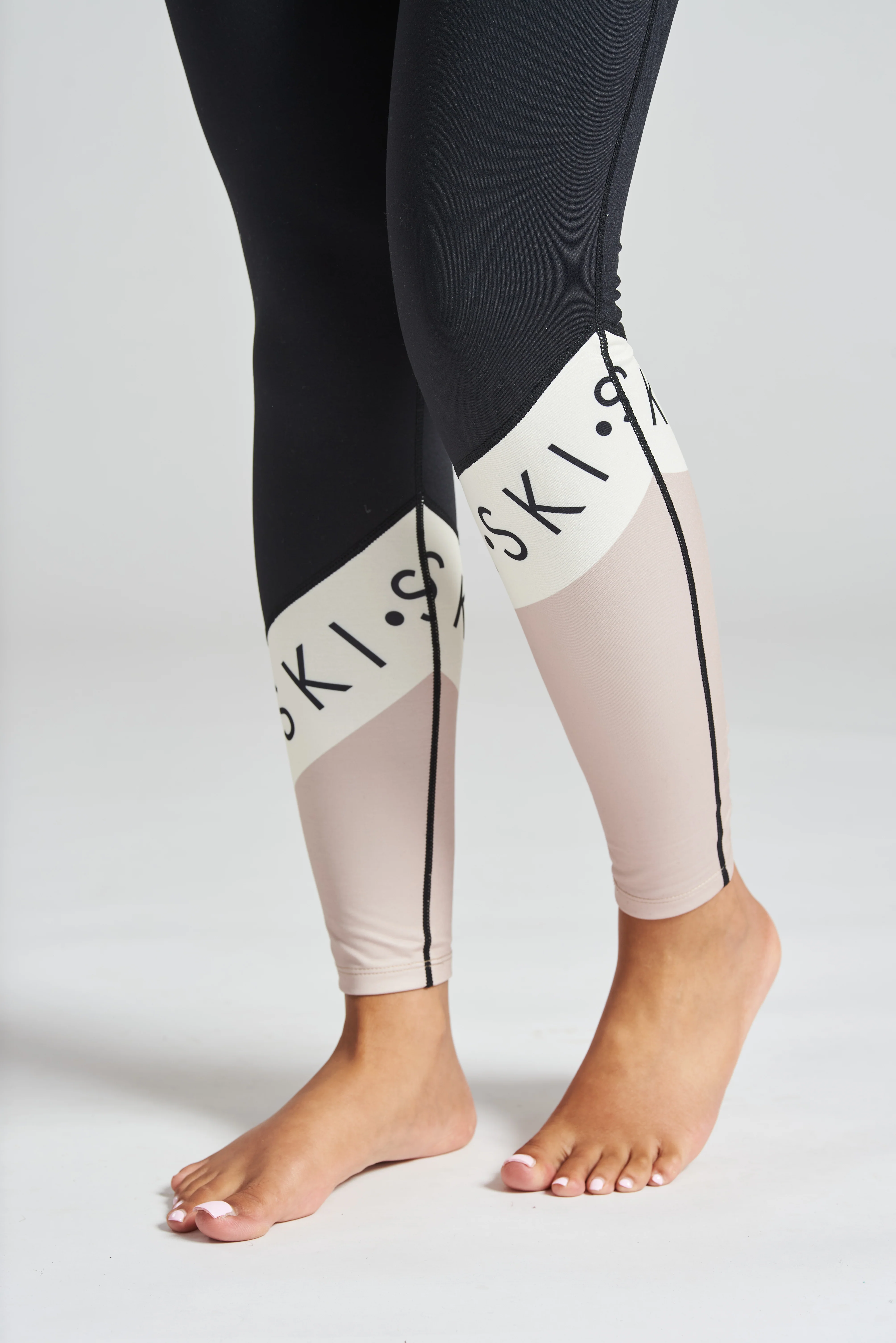 Alpine Ski Slogan Legging in Beige - Image 3