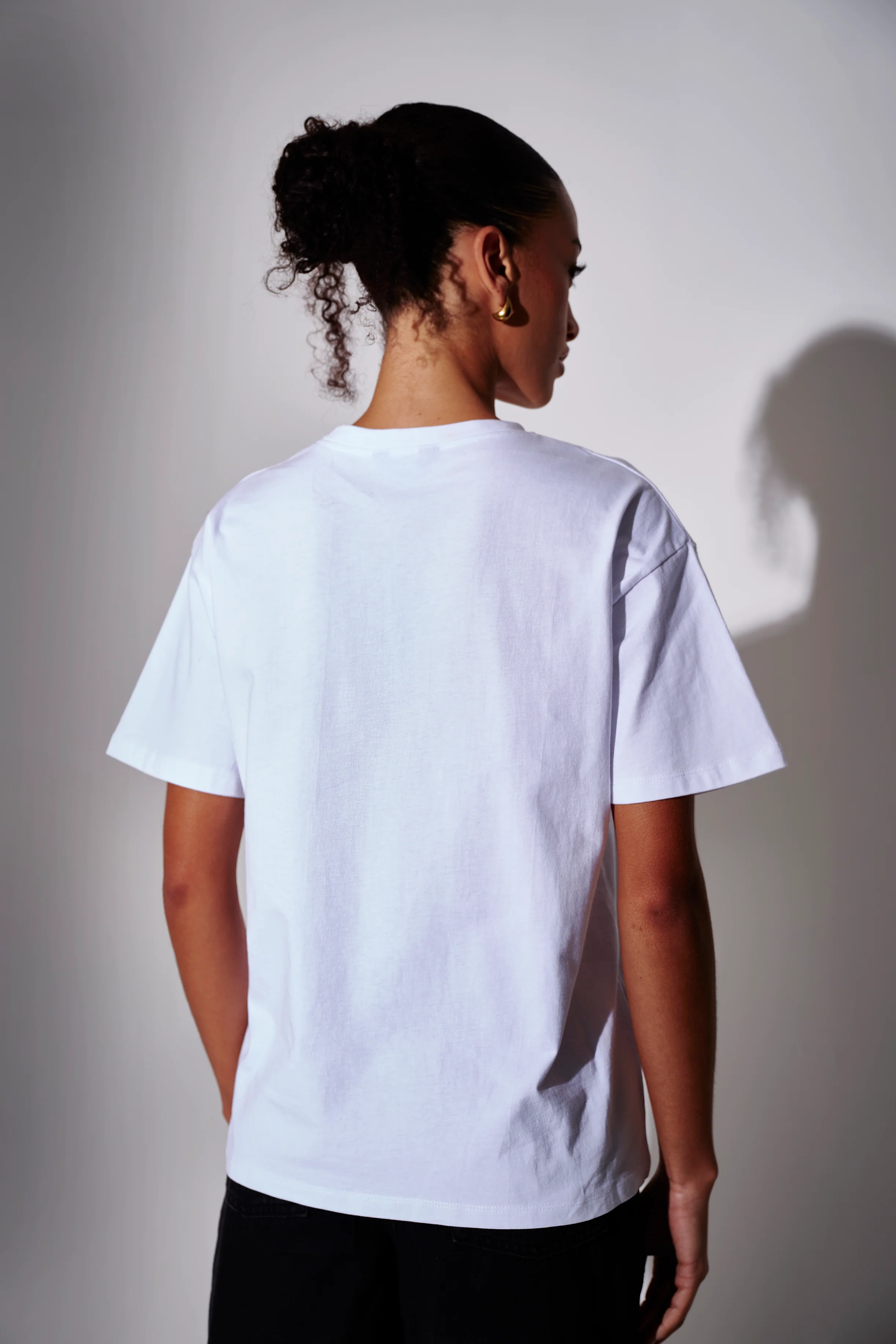 Ski Cocktail Glass Graphic Tee in White - Image 4