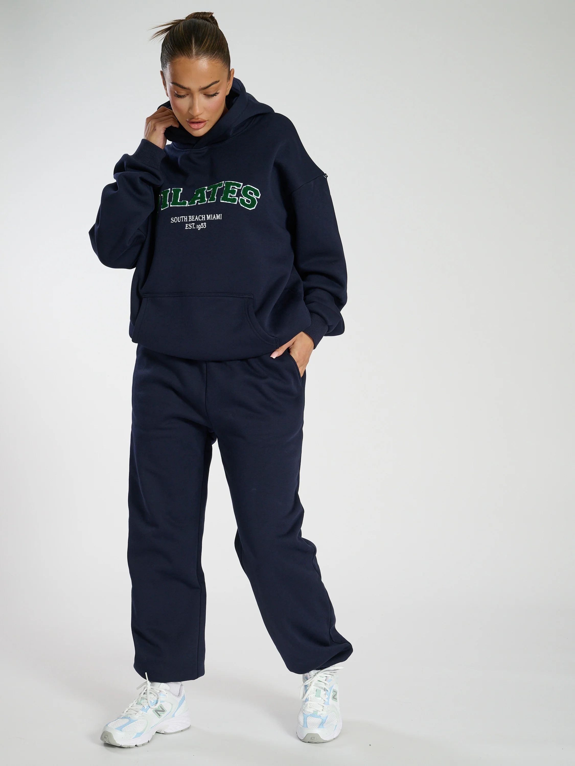 Lax Cuffed Joggers in Navy - Image 4