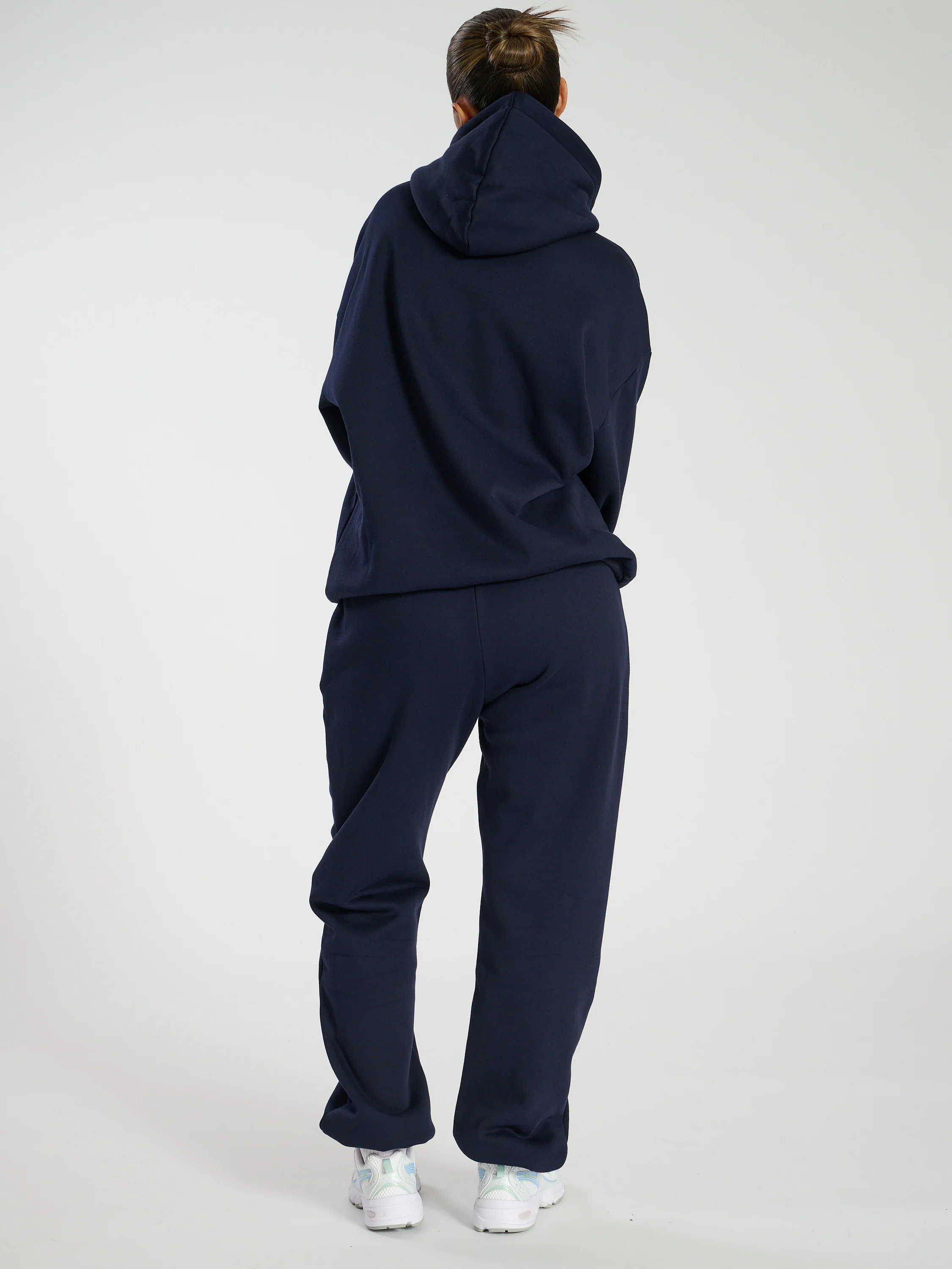 Lax Cuffed Joggers in Navy - Image 5