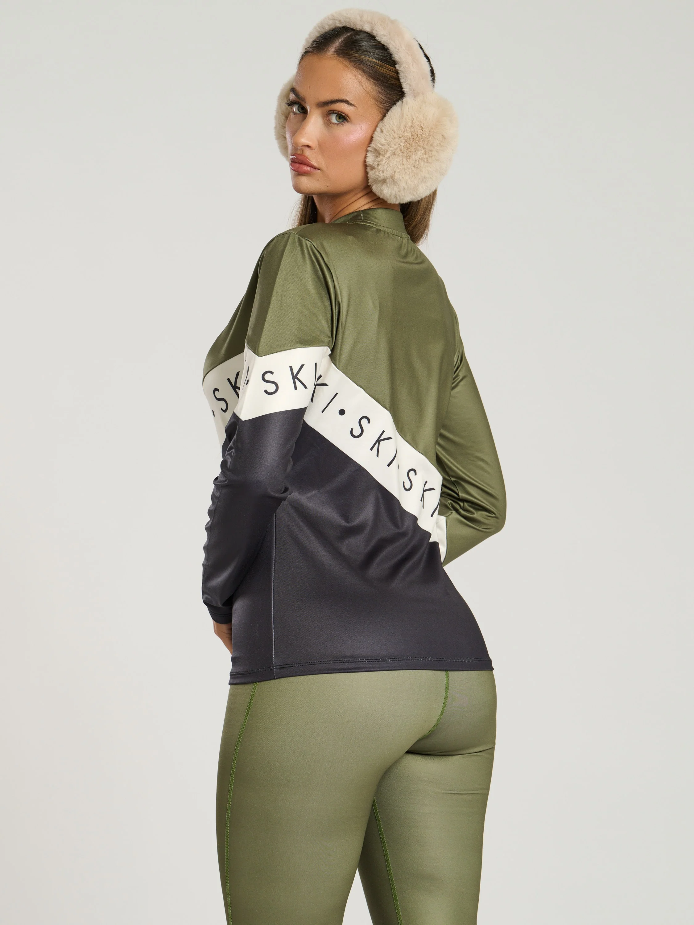 Alpine Ski Slogan Leggings in Olive - Image 4