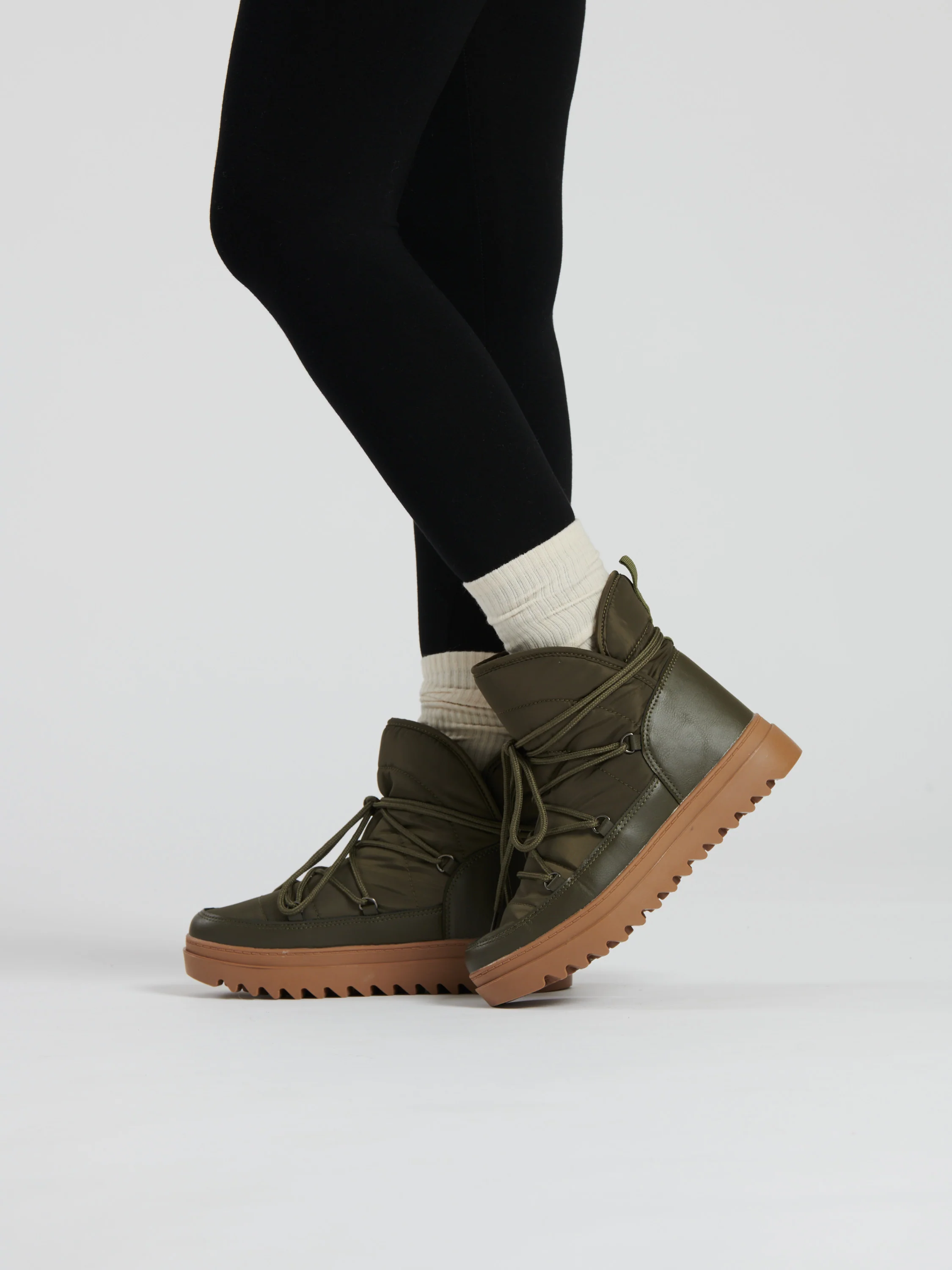 Tread Snow Boots in Olive - Image 2