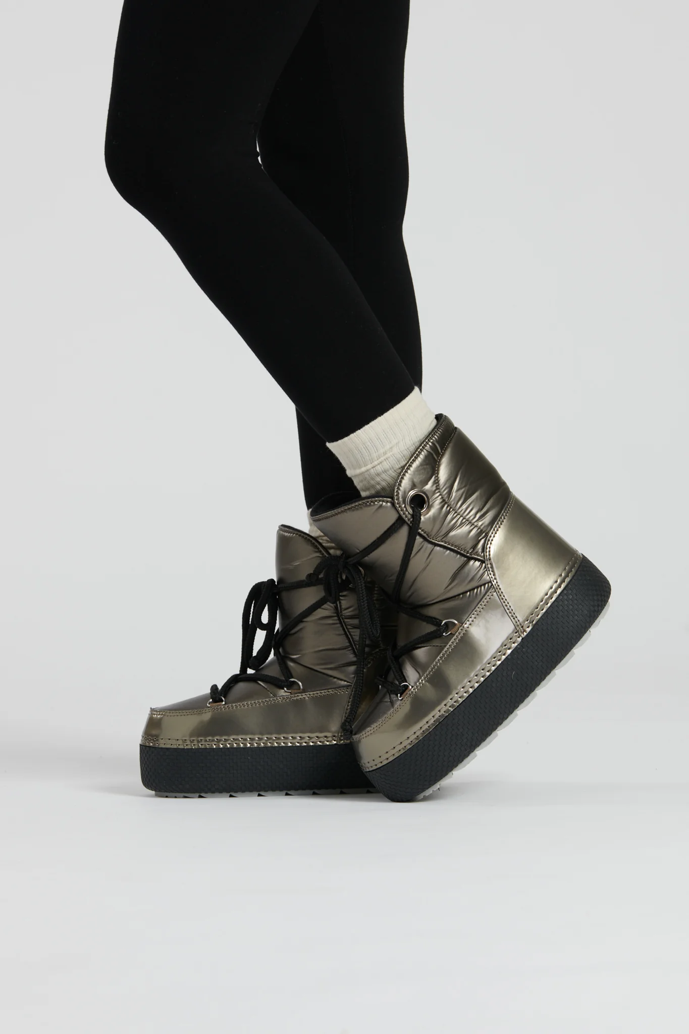 Sled Padded Snow Boots in Metallic - Image 2