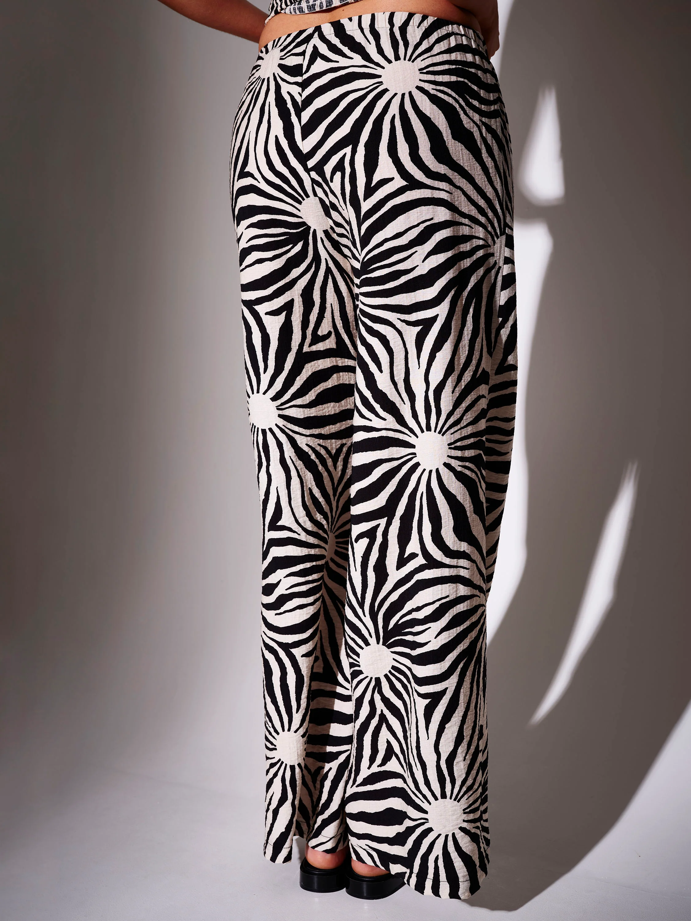 Sunburst Wide Leg Trousers in Monochrome - Image 4